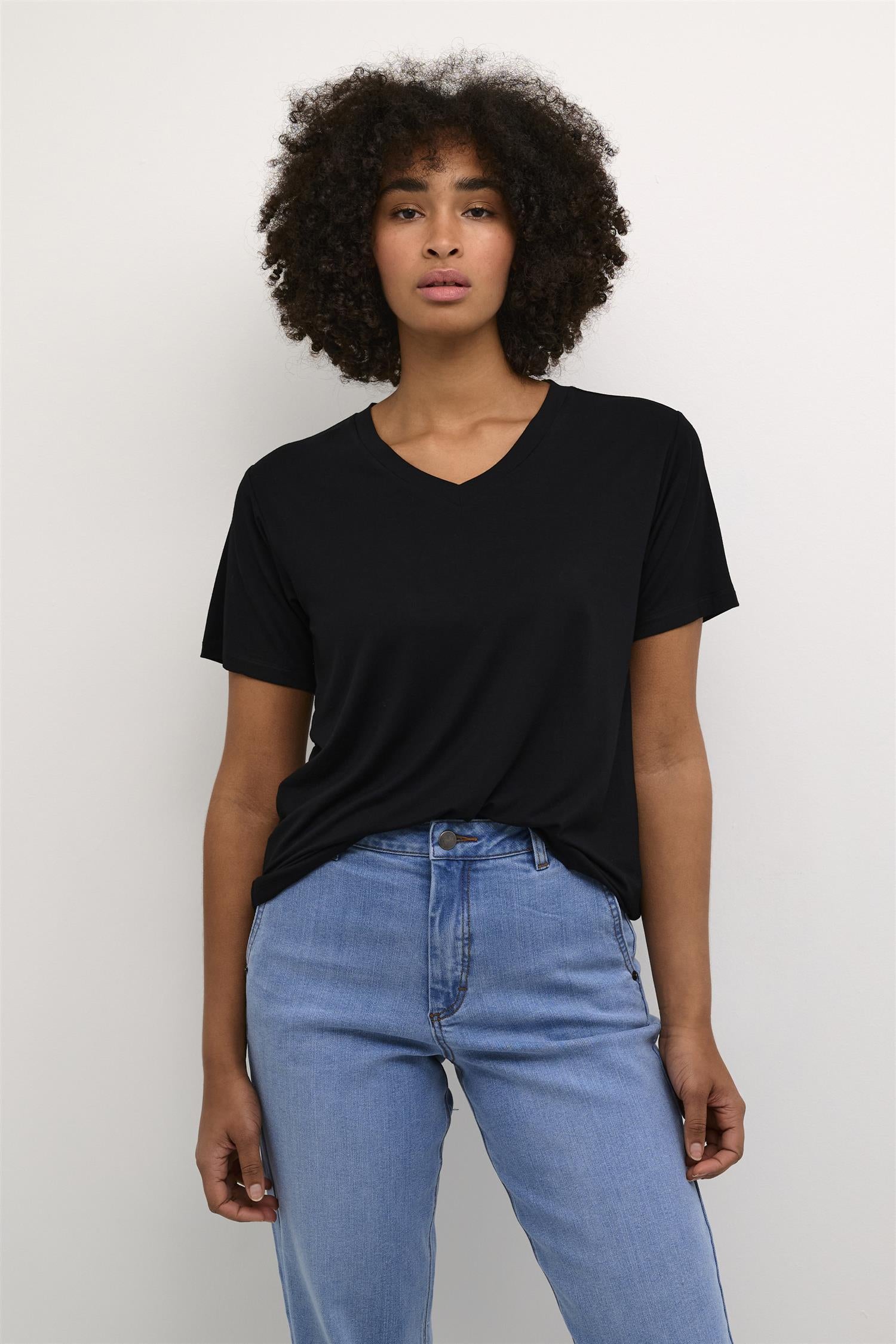 KAfida V-Neck T-Shirt Svart