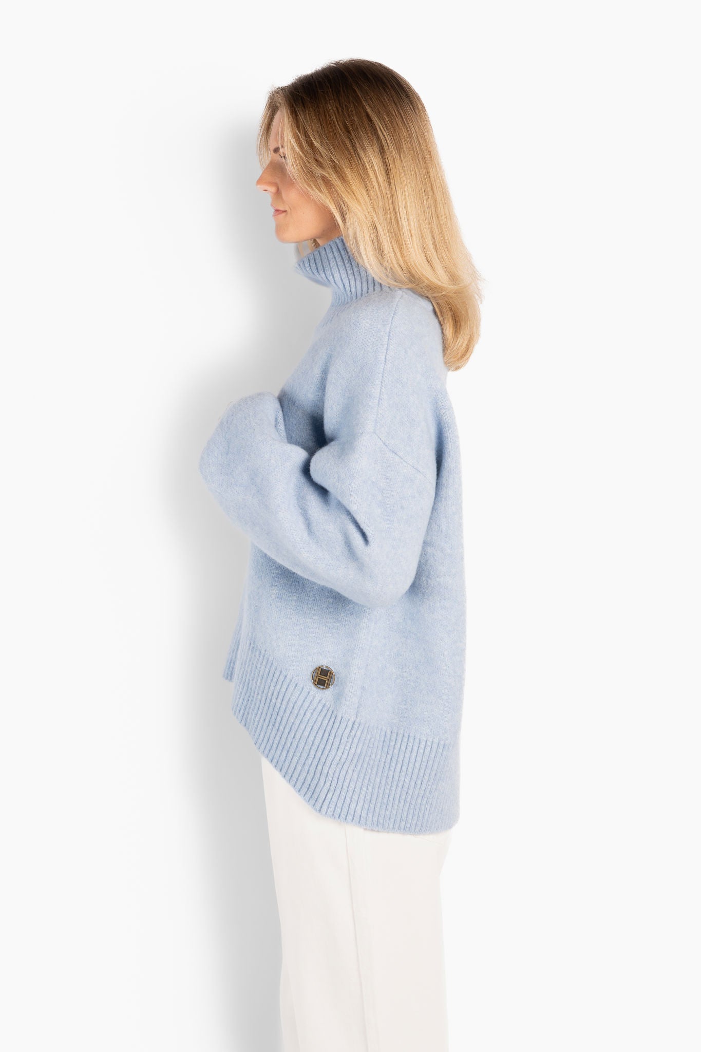 Fam Patch Short Sweater Blå