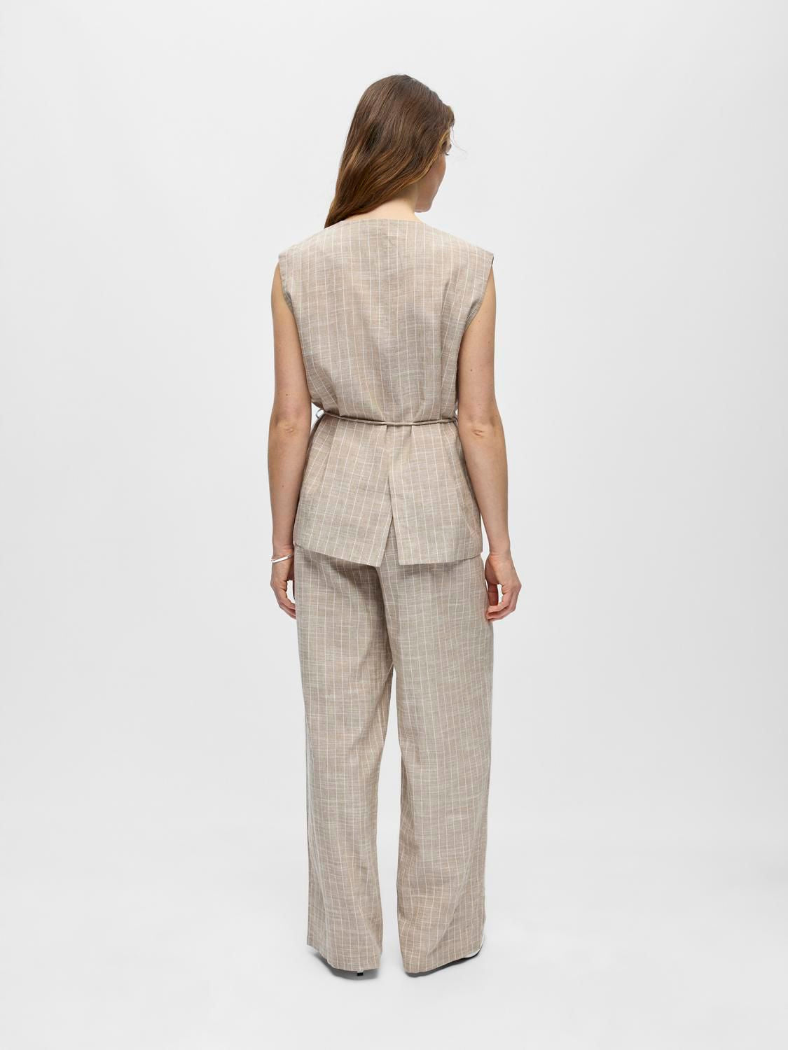 Objpaula Yui Lo Waistcoat 144 Beige