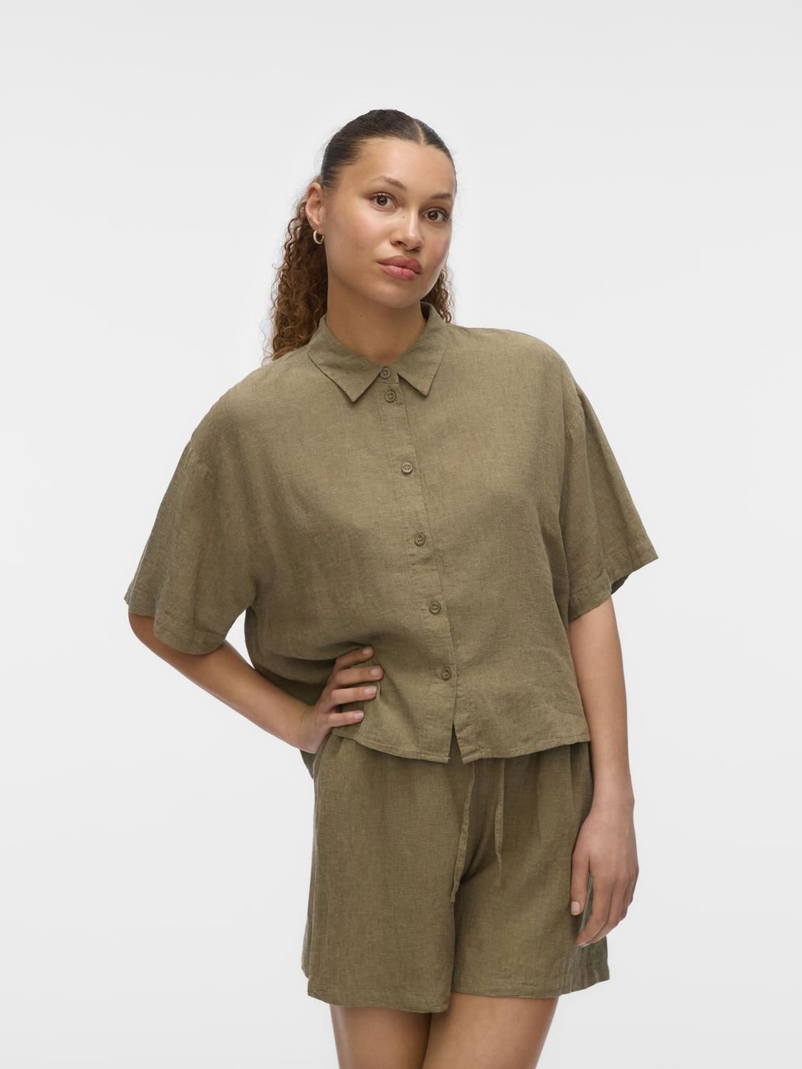 Vmlinn 2/4 Short Shirt Wvn Noos Grønn