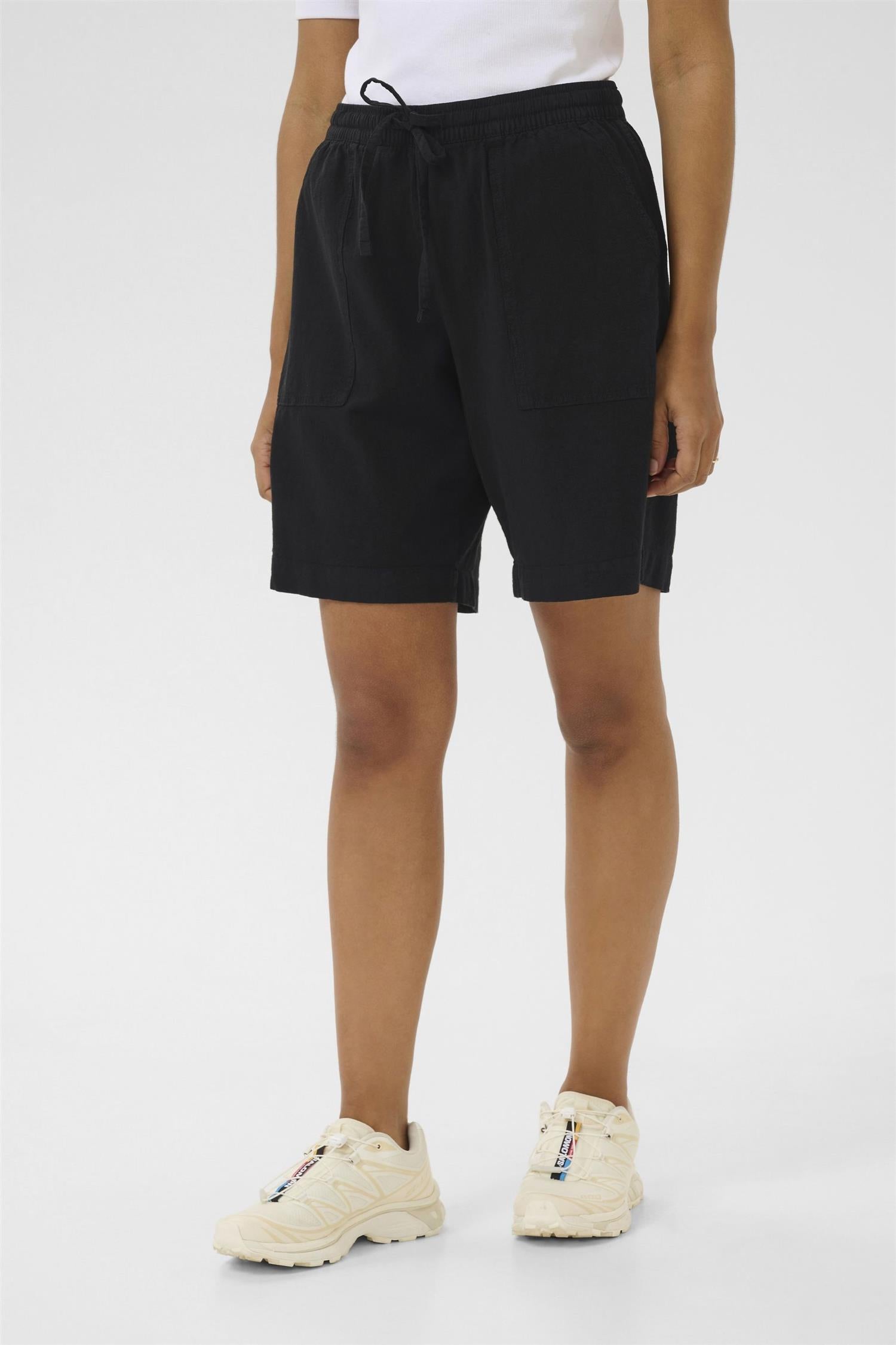 Kanaya Liah Shorts Sort